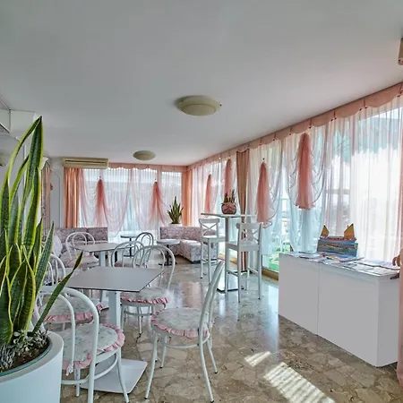 La Serenissima Апартаменты Каорле